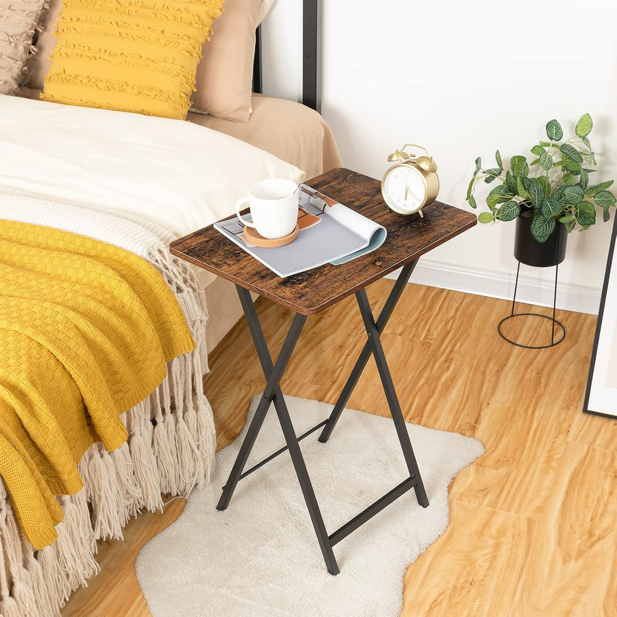 HOOBRO Portable TV Trays Set of 2, Folding TV Dinner Tables, TV Tray Tables for Small Space, Dining Trays for Eating at Couch and Bed, Easy Assembly, Space Saving, Rustic Brown and Black BF20BZP201
