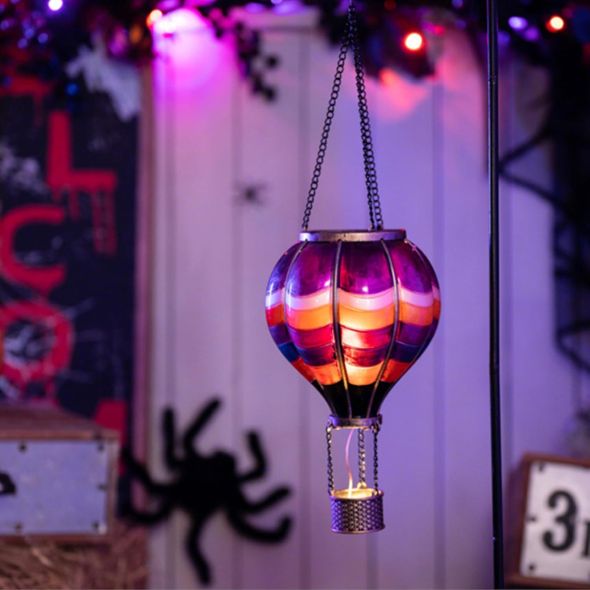 TERESA'S COLLECTIONS Hot Air Balloon Solar Lantern for Halloween Garden Decor, Flickering Flame Hanging Solar Light for Outdoor Yard Tree Porch Lamp Decorations Outside, Gift for Halloween Party